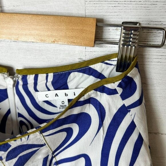 Cabi Skirt Womens Size 0 Blue & White Lombard Geo Swirl Cotton Blend Pleated - Picture 14 of 15